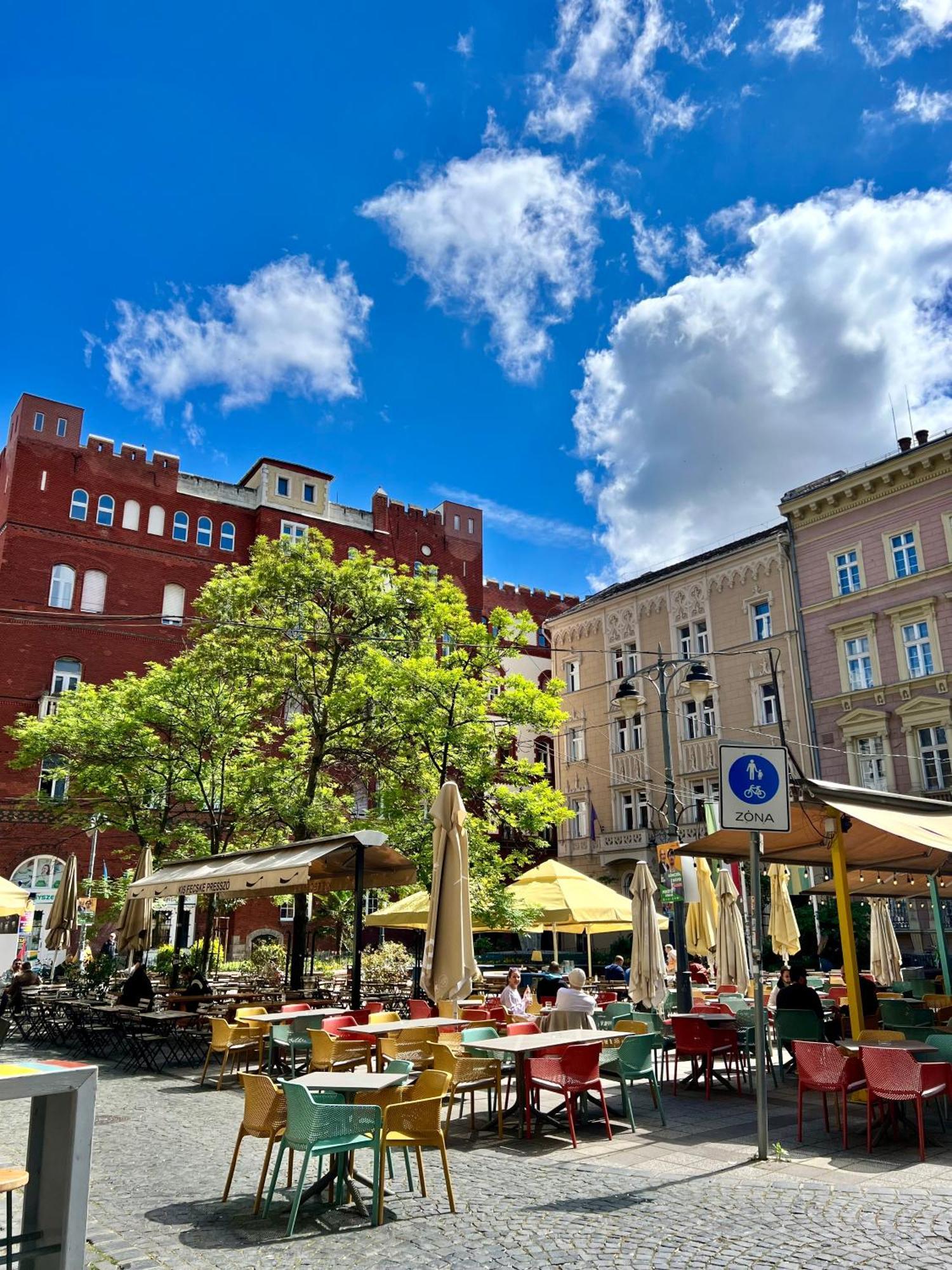 Cedar Inn Budapest - Palace District Exterior foto